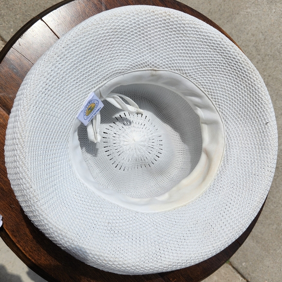 Stylish White Knit Hat by Wallaroo - Picture 3 of 5